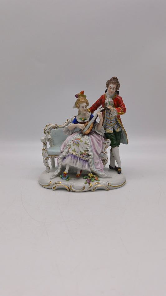 90082 Statuina in ceramica di Capodimonte lezioni di mandolino
