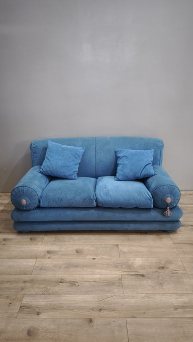 90183 Divano due posti in tessuto celeste