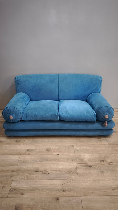 90183 Divano due posti in tessuto celeste
