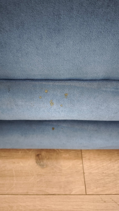 90183 Divano due posti in tessuto celeste