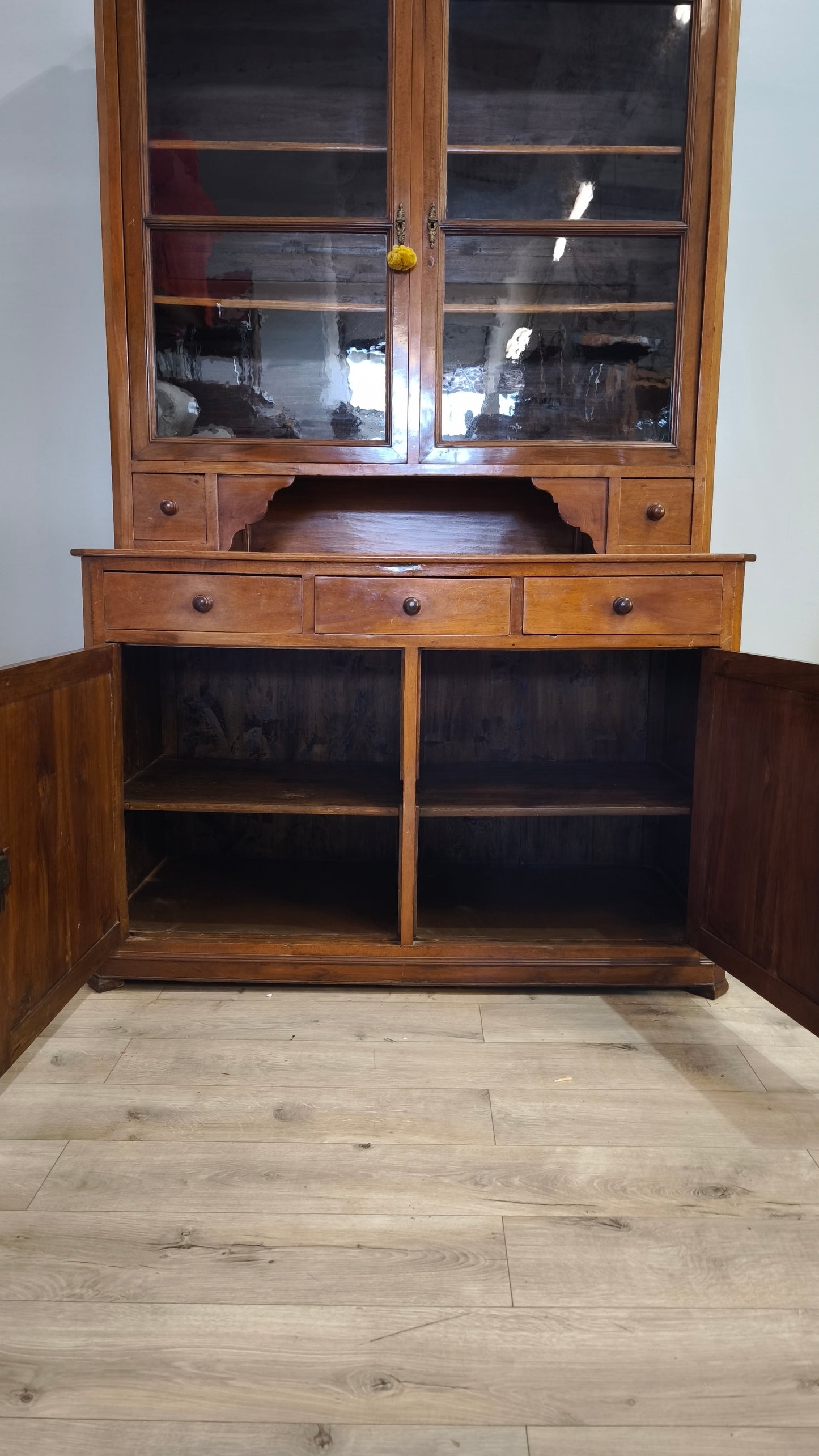90303 Credenza due corpi in legno massello