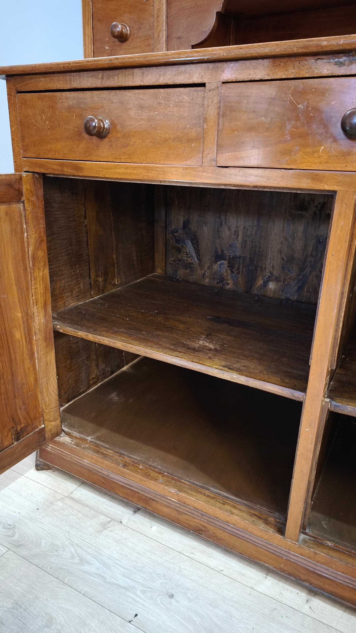 90303 Credenza due corpi in legno massello