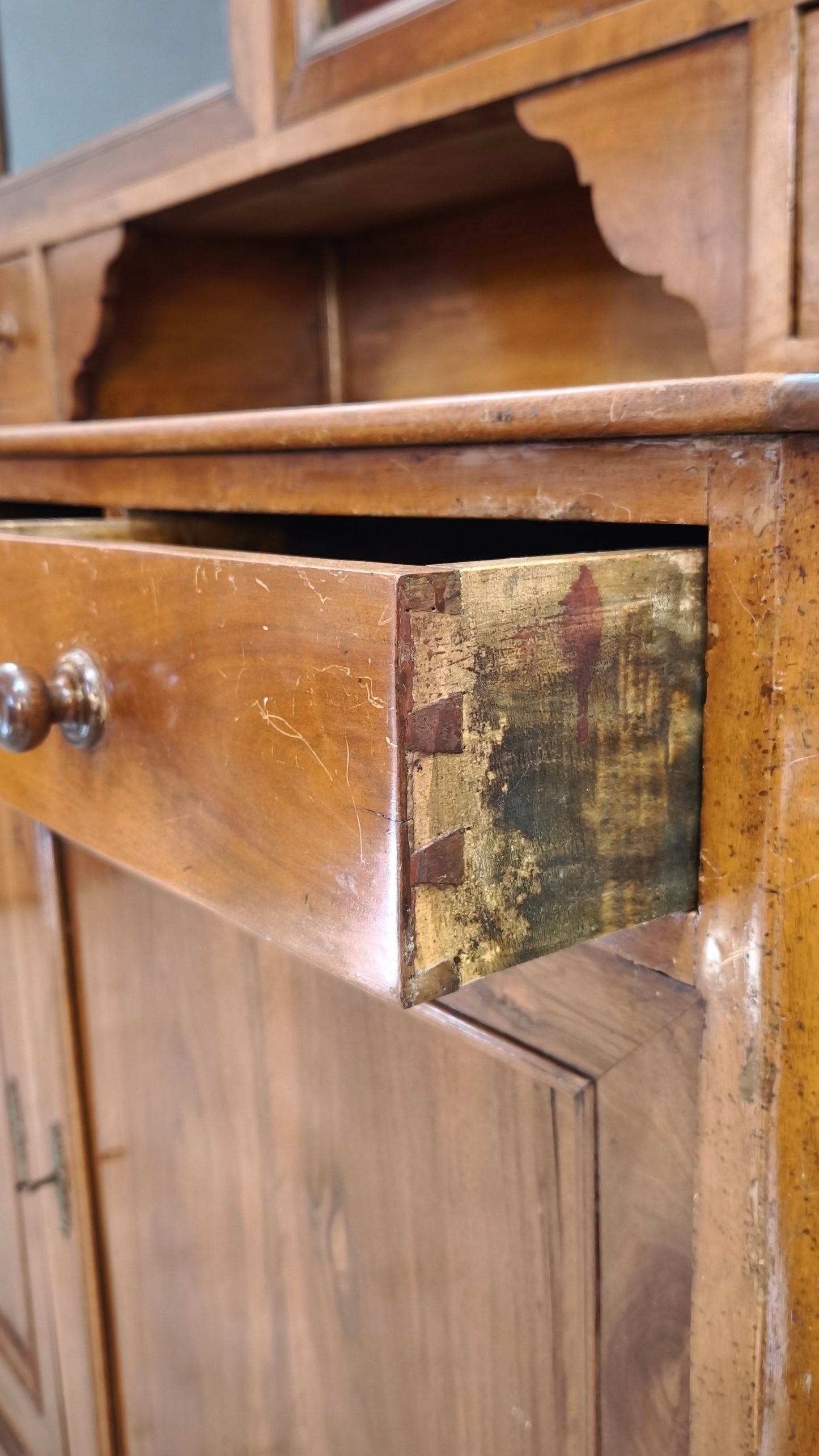 90303 Credenza due corpi in legno massello