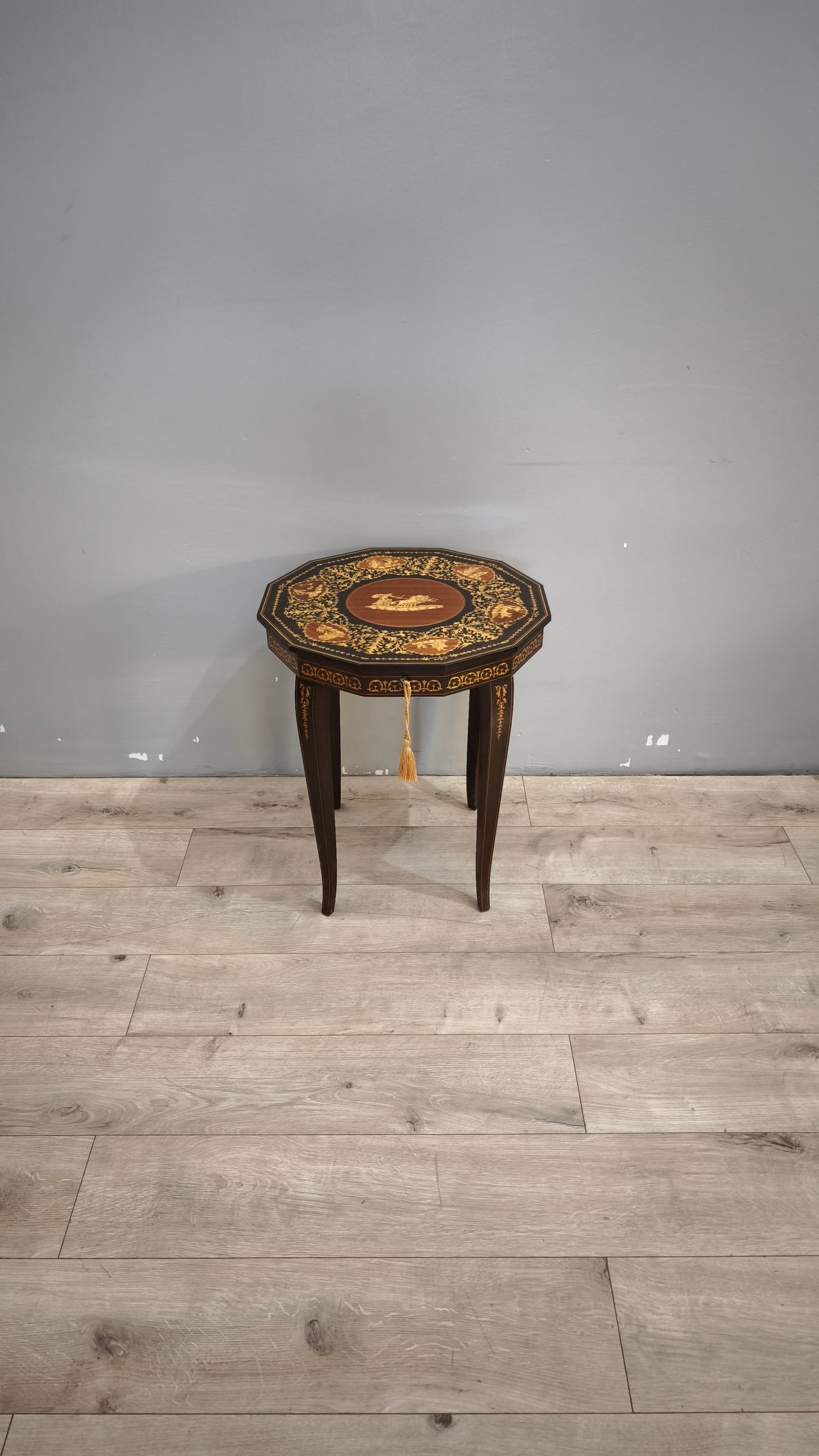 90311 Tavolo sorrentino