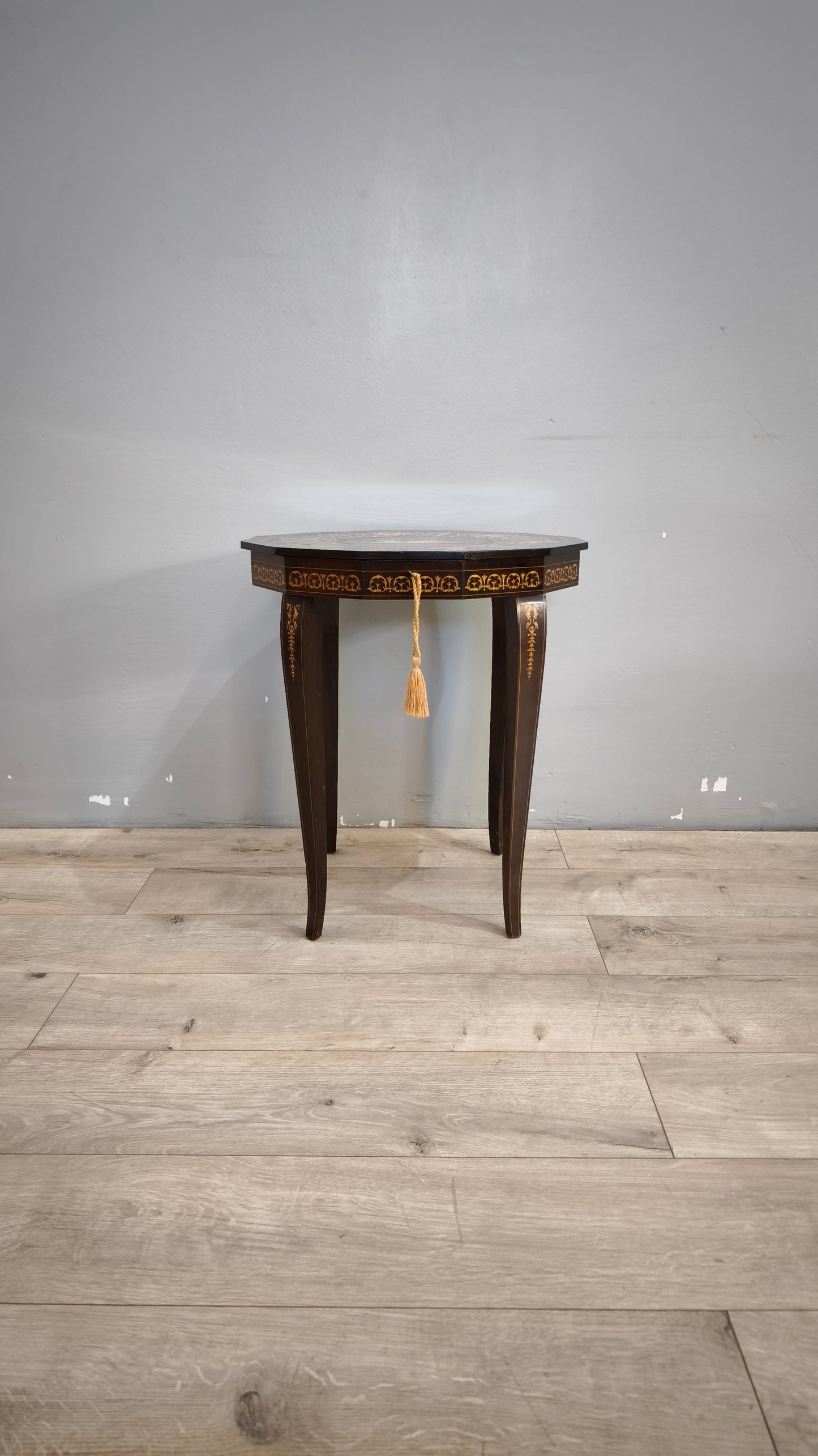 90311 Tavolo sorrentino