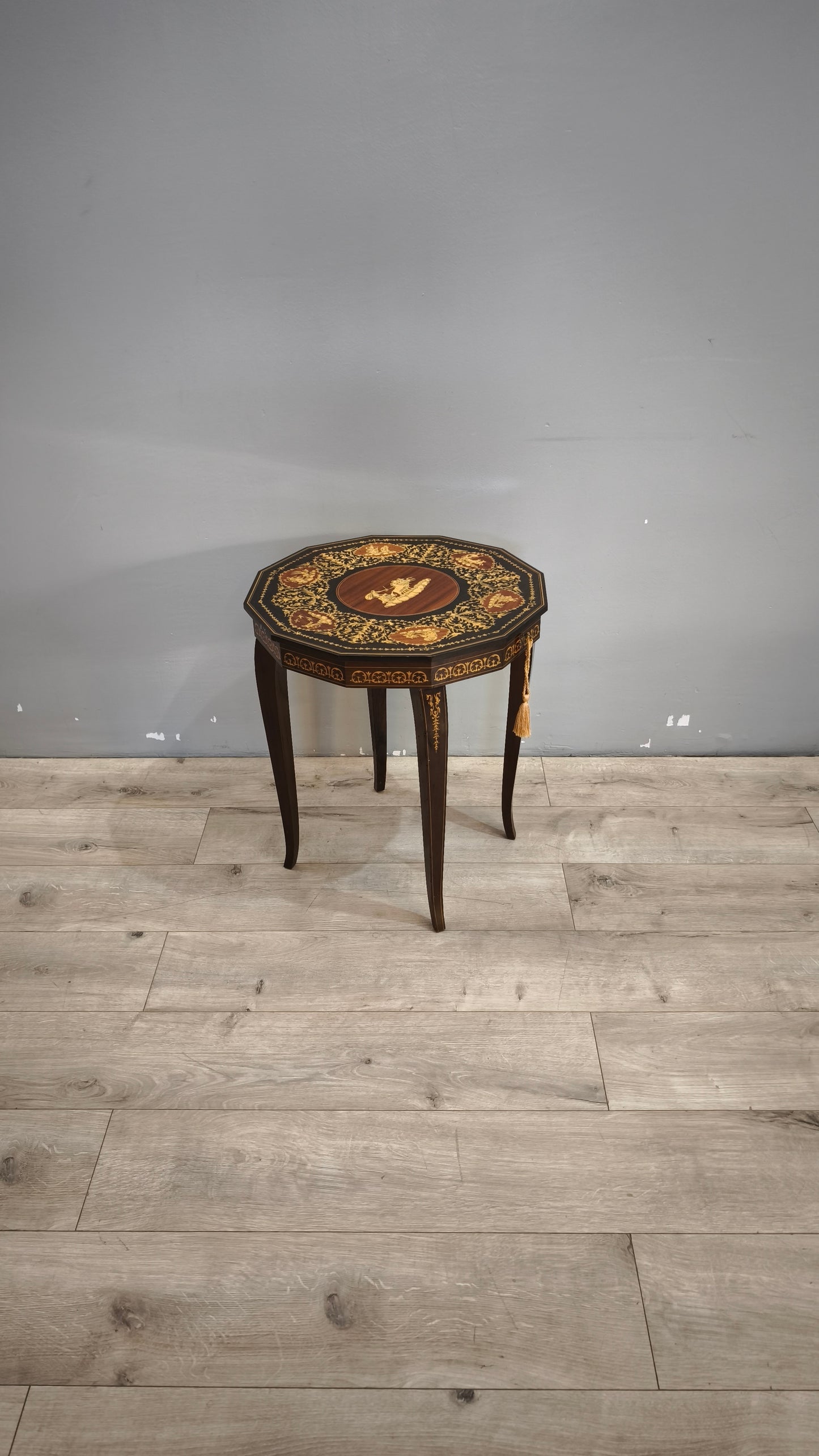 90311 Tavolo sorrentino