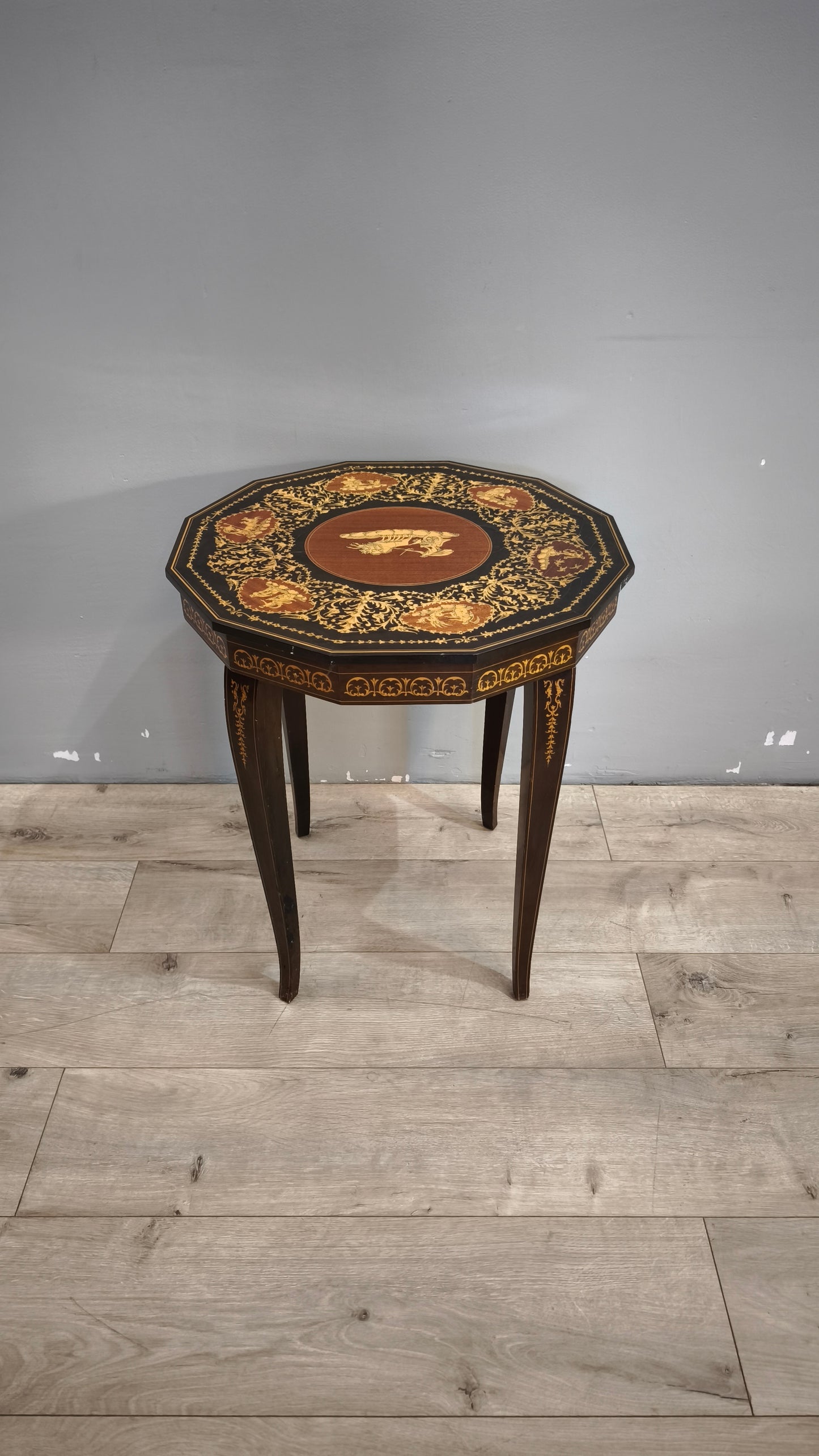 90311 Tavolo sorrentino