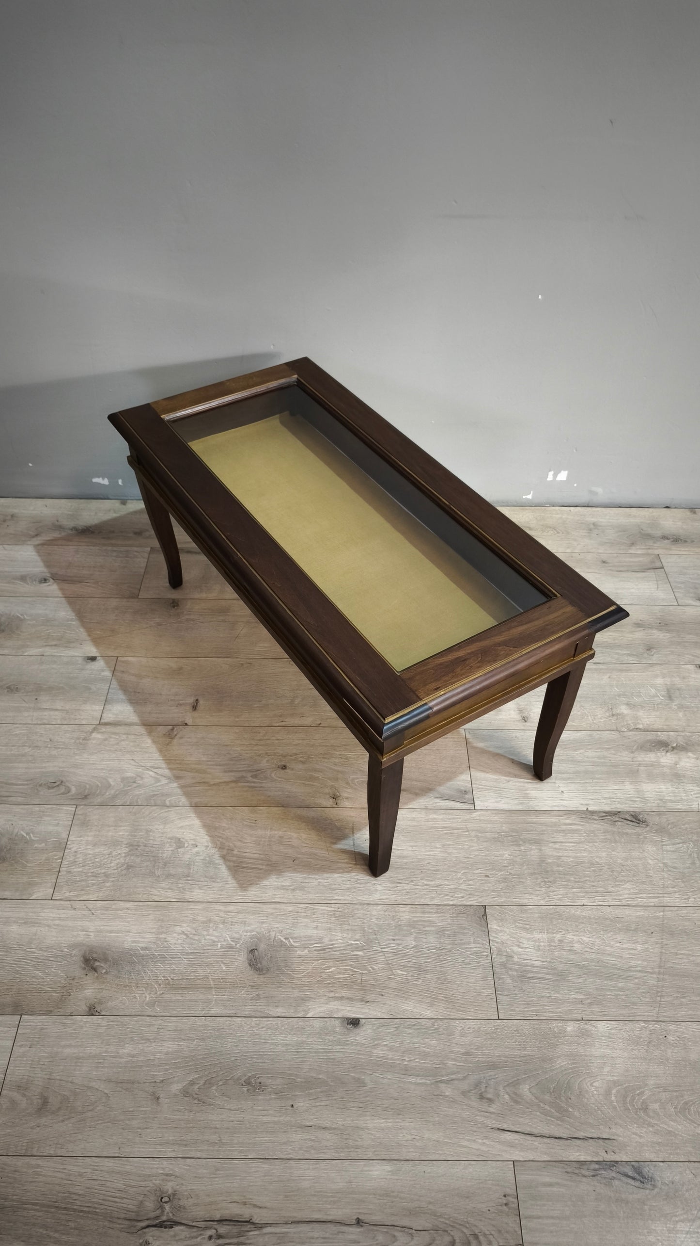 90313 Tavolino da salotto in legno con teca