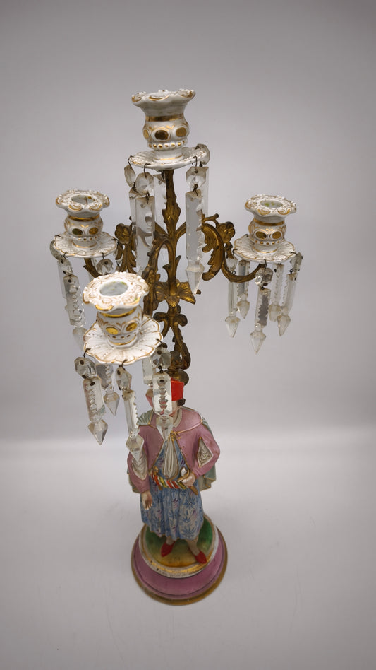 90336 Candelabro con statua in porcellana