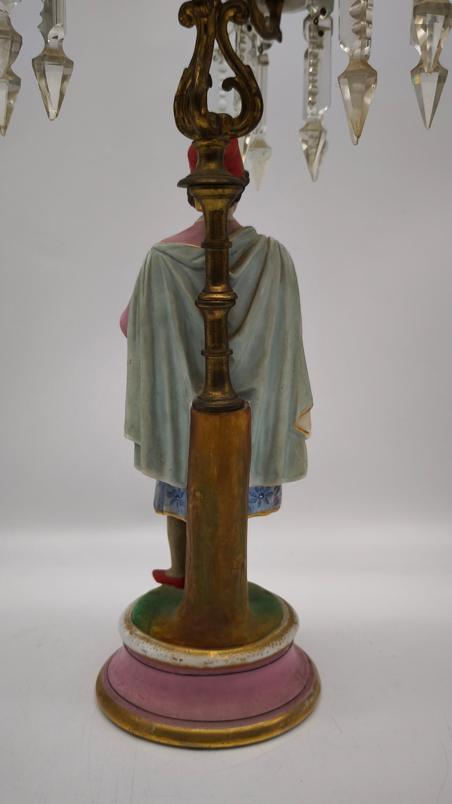 90336 Candelabro con statua in porcellana