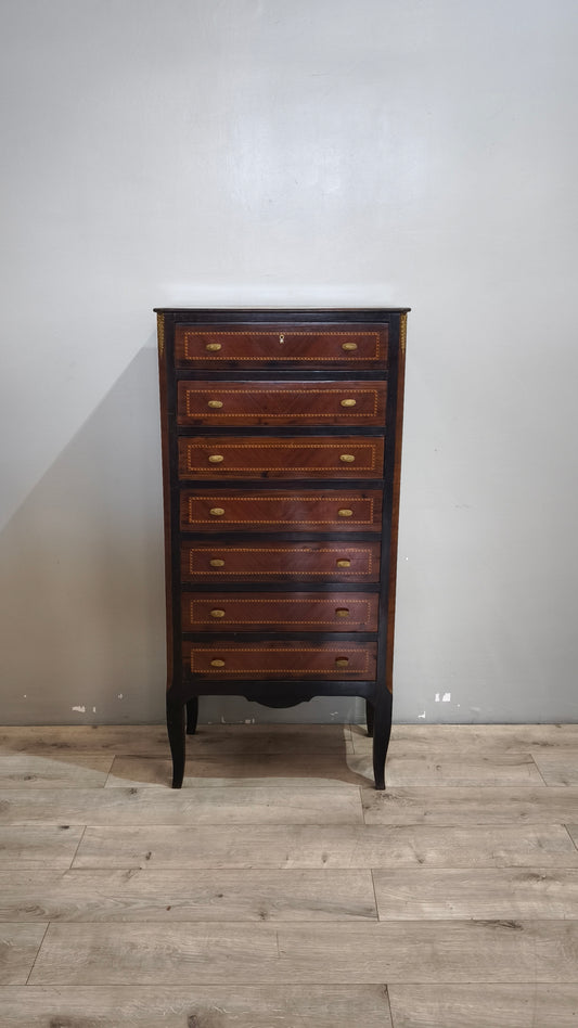 90306 Settimino in legno intarsiato con pomelli e decorazioni in ottone
