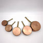 90447 Set di 5 pentolini vintage in rame francese con manico in ottone, XX secolo