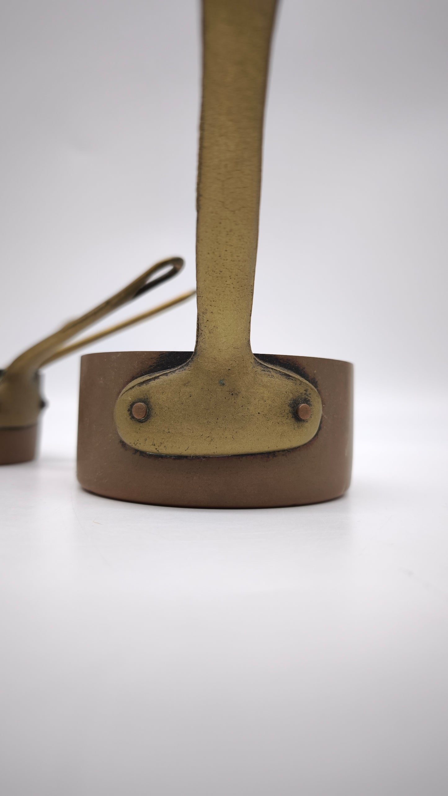 90447 Set di 5 pentolini vintage in rame francese con manico in ottone, XX secolo