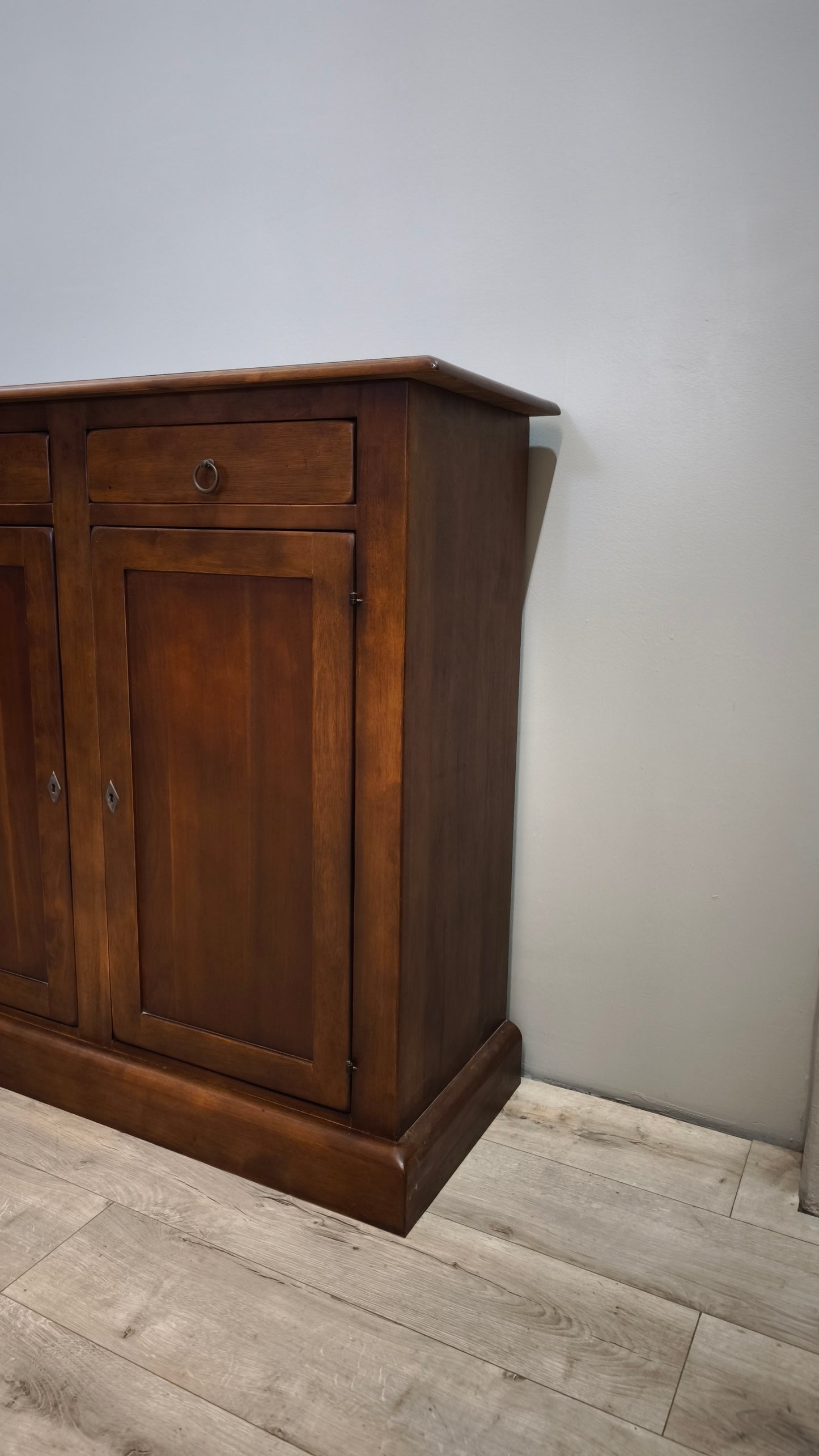 91728 Servante in legno con quattro sportelli
