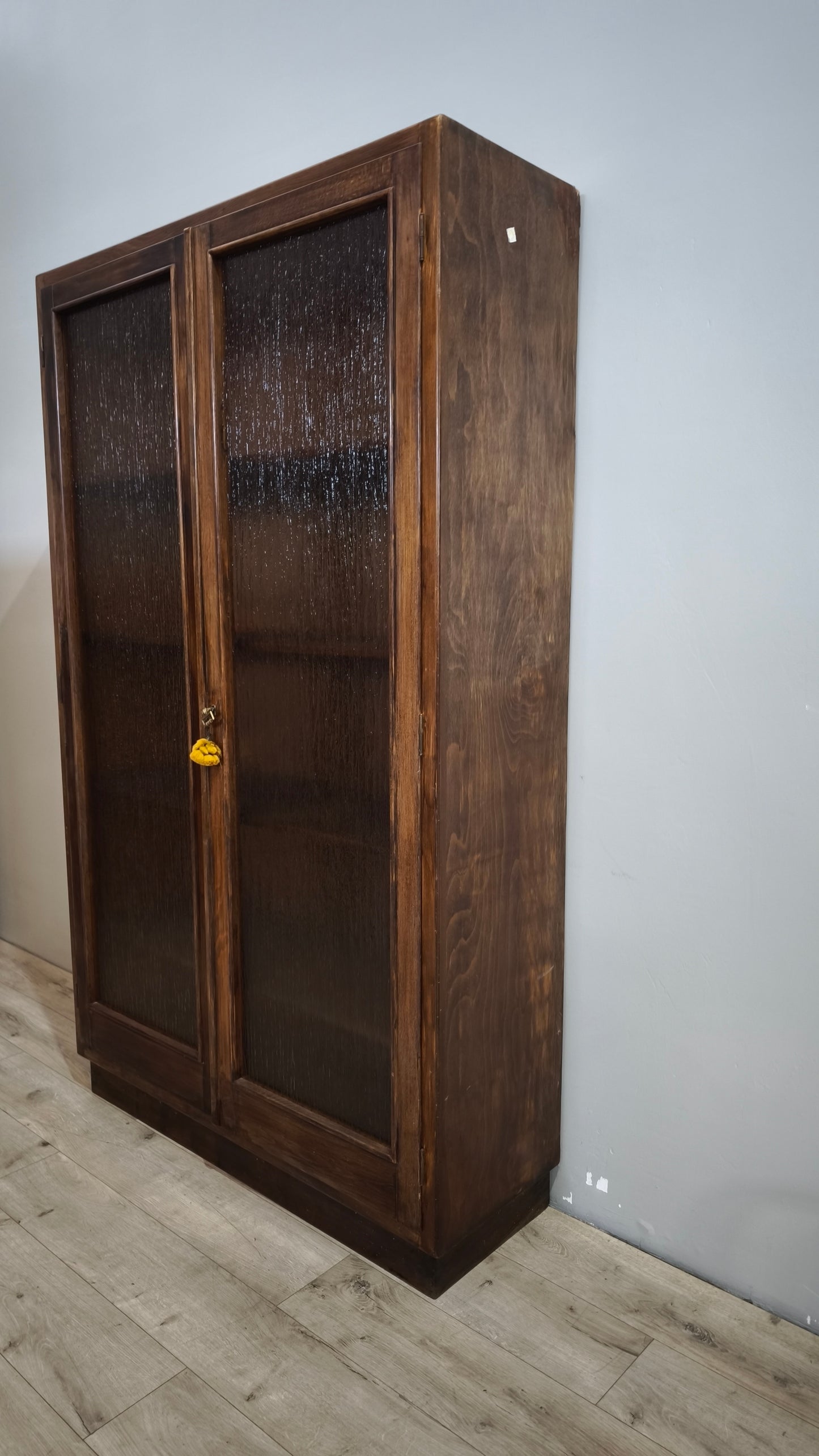 90307 Vetrina in legno due ante