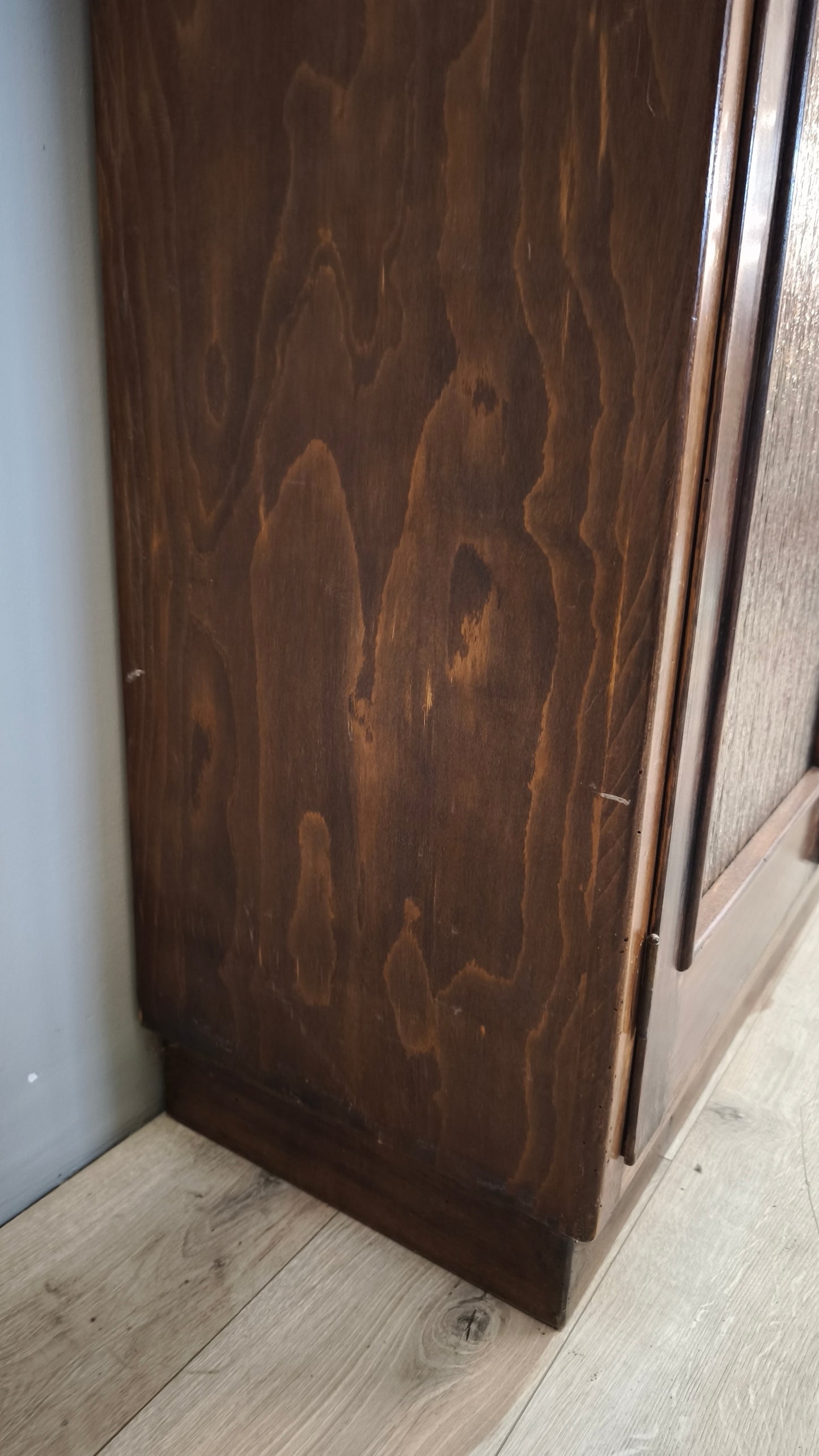 90307 Vetrina in legno due ante