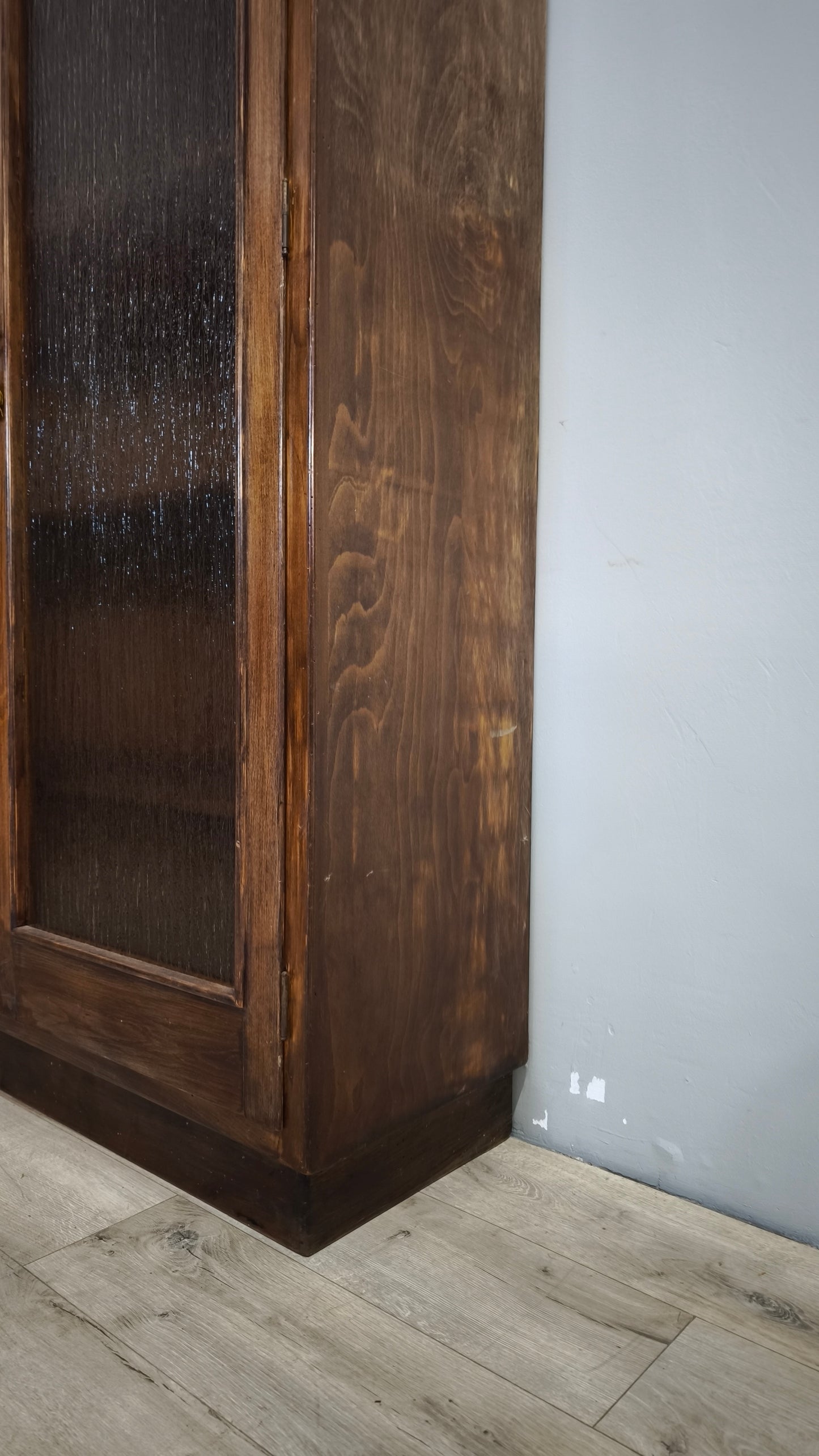90307 Vetrina in legno due ante