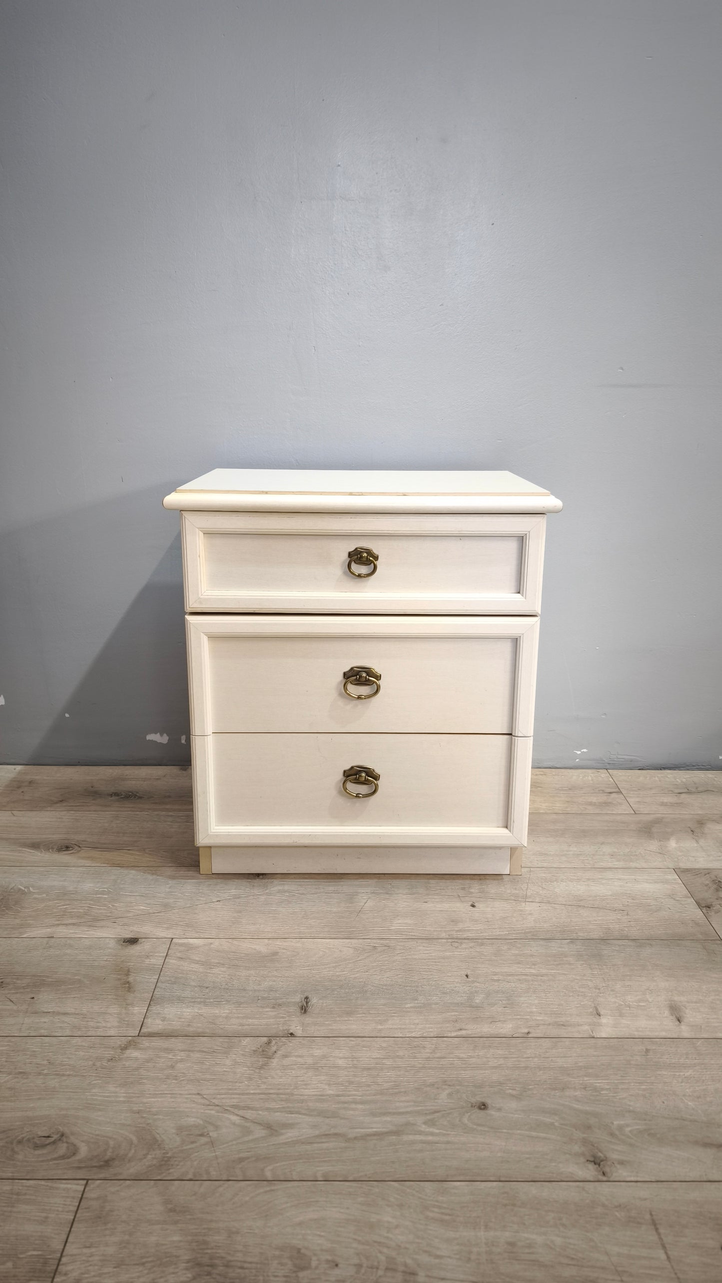 6 Coppia di comodini bianchi