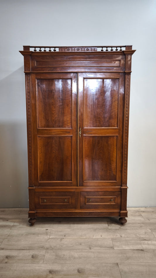 90308 Armadio in legno massello due ante