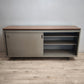90486 Mobile bancone in ferro con sportelli scorrevoli
