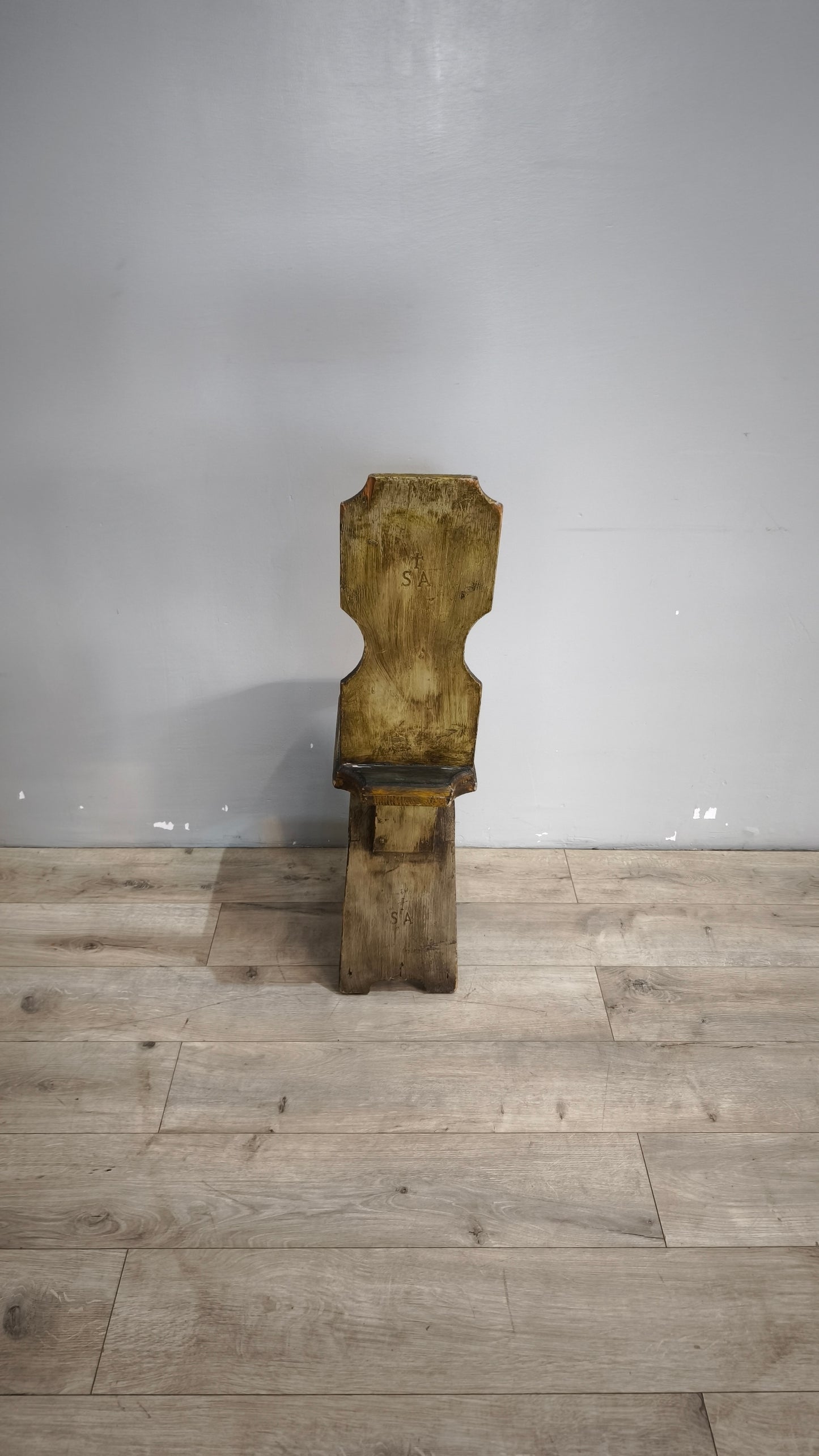 90482 Antica sedia in legno dipinta