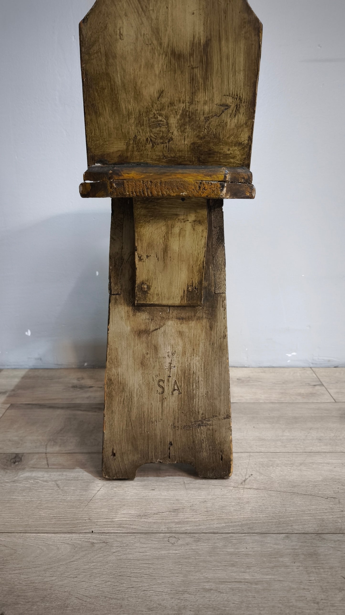 90482 Antica sedia in legno dipinta