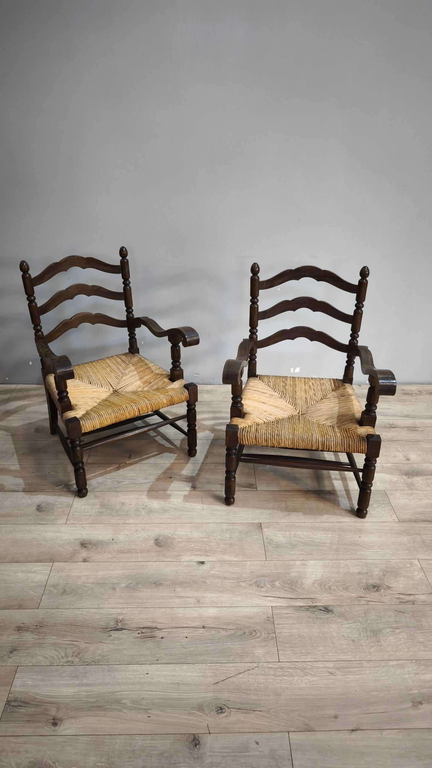 91737 Coppia di poltroncine in legno e paglia