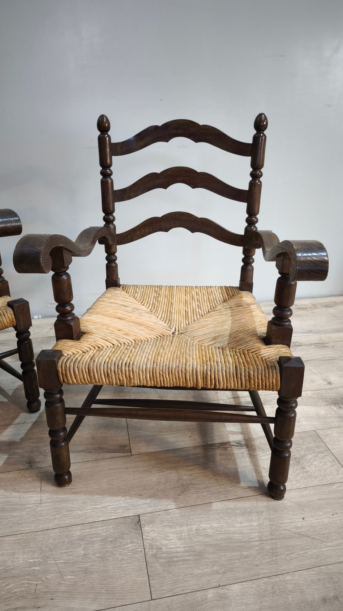 91737 Coppia di poltroncine in legno e paglia