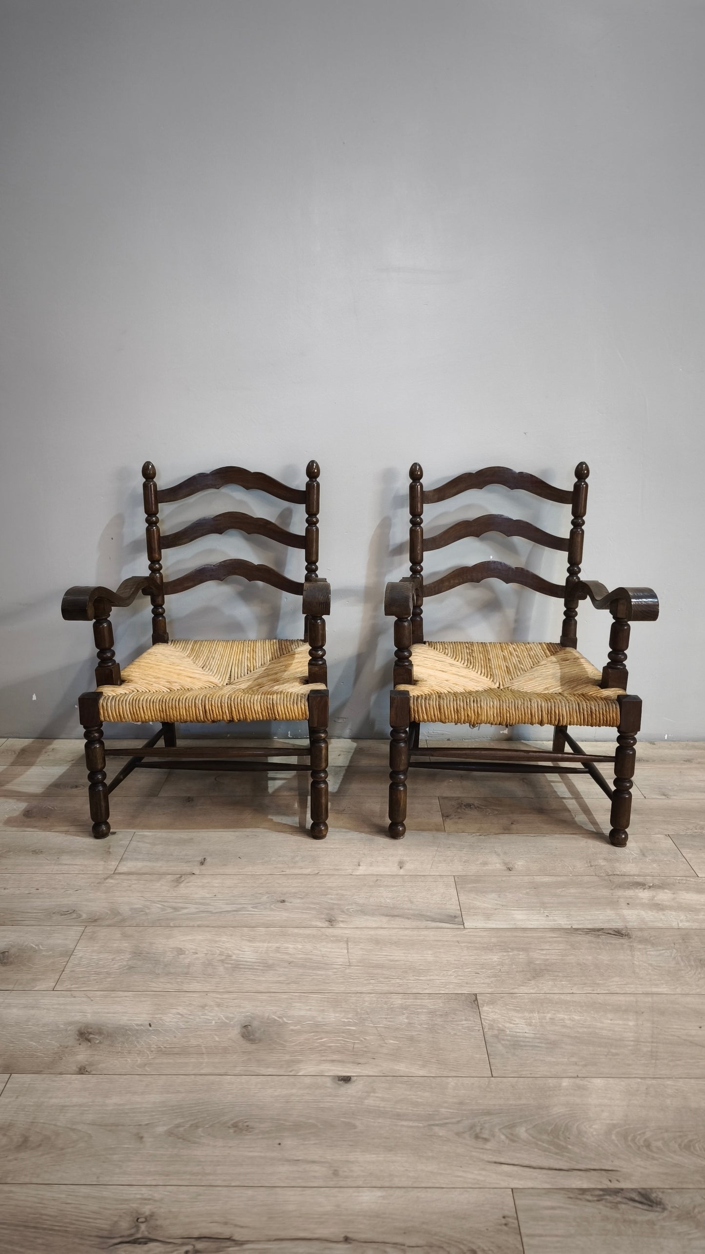91737 Coppia di poltroncine in legno e paglia
