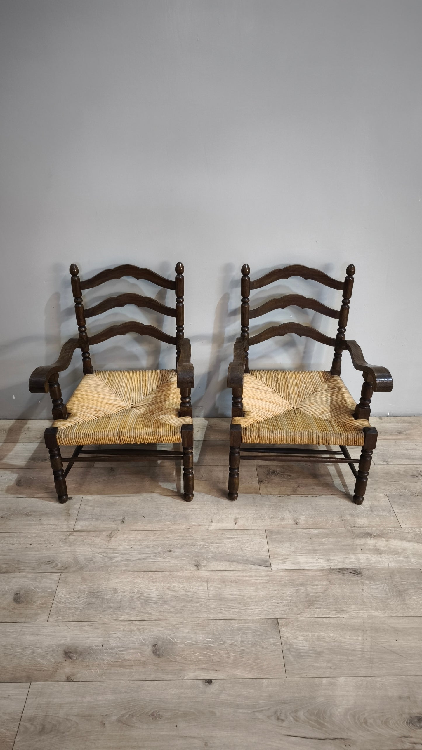 91737 Coppia di poltroncine in legno e paglia