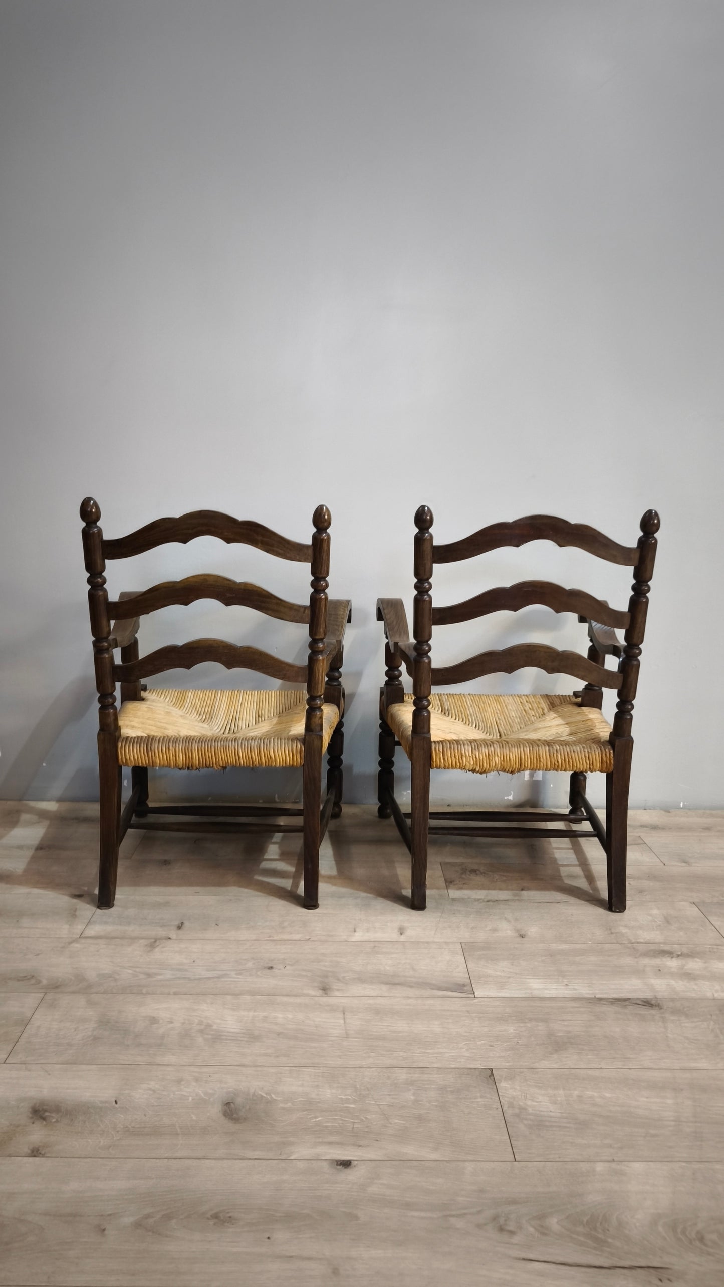 91737 Coppia di poltroncine in legno e paglia