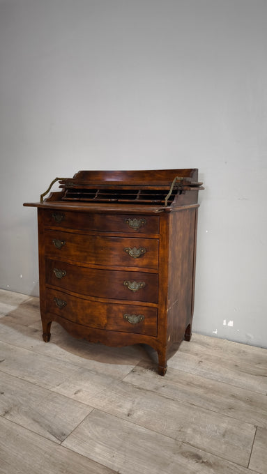 24 Scrittoio con cassettiera in legno