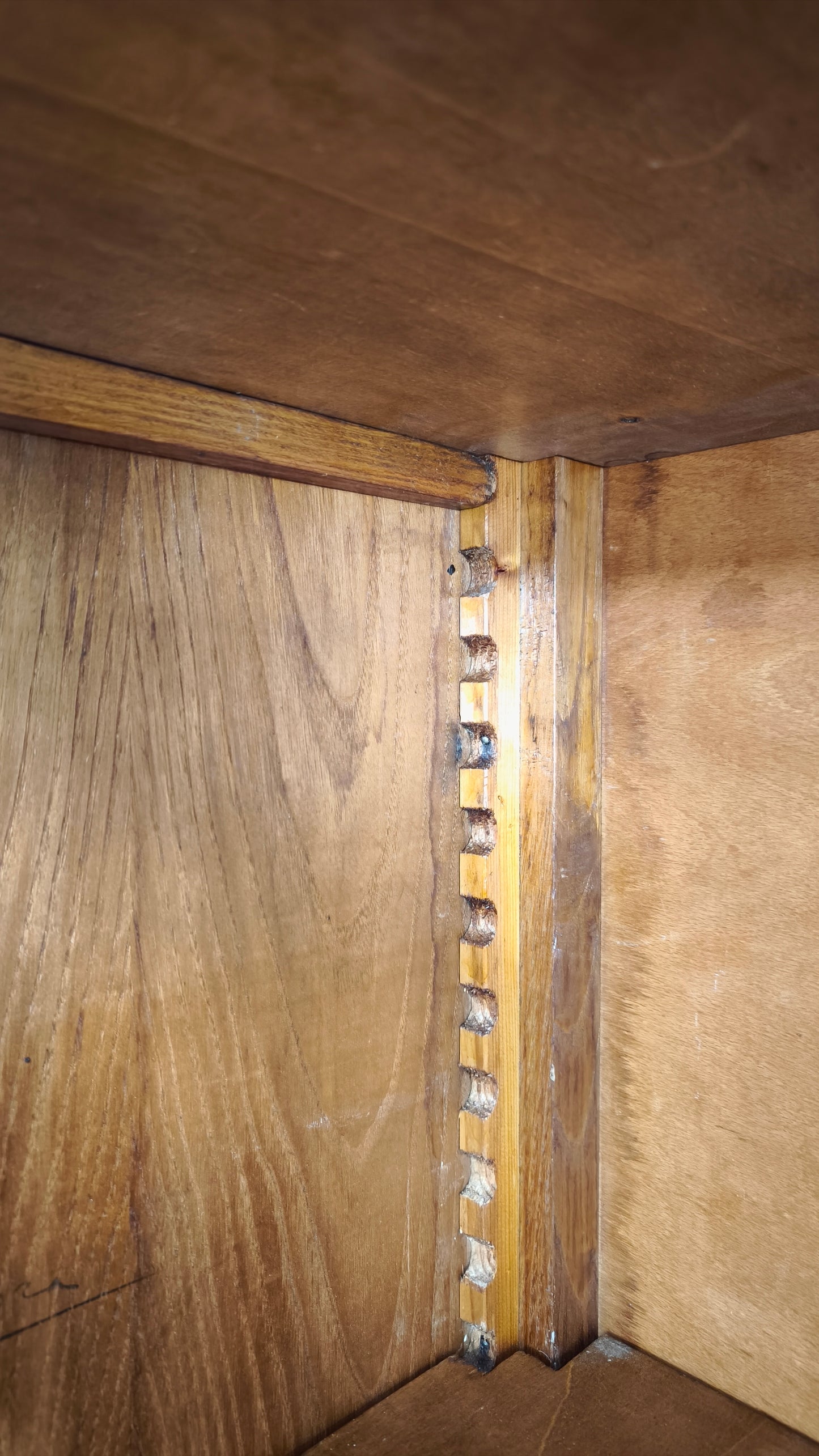 91723 Vetrina in legno massello di rovere