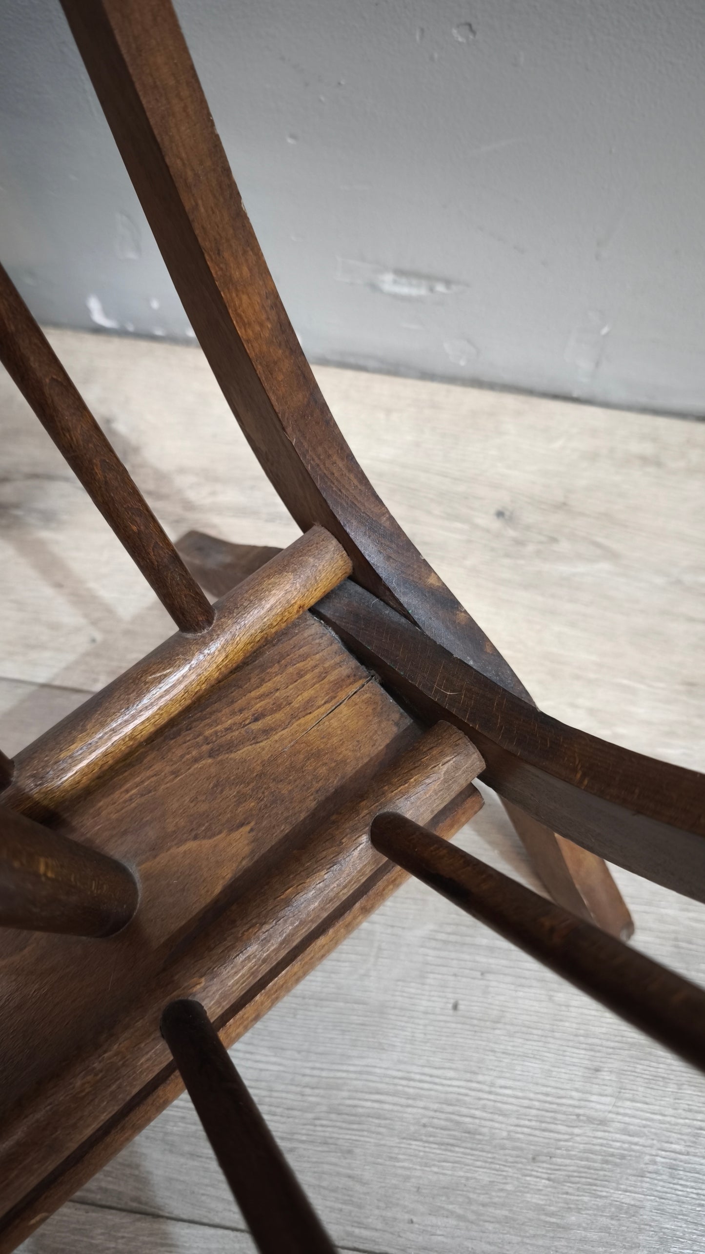 85 Portariviste in legno richiudibile