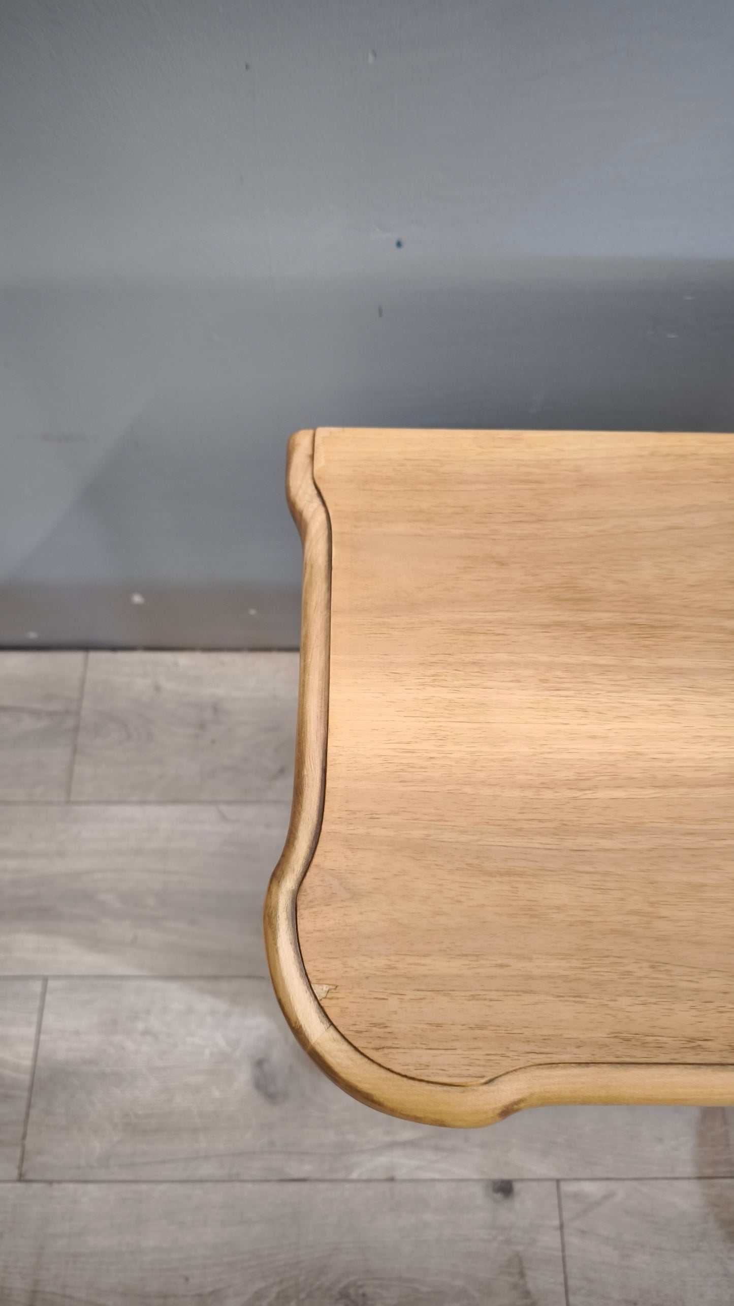 90 Coppia di comodini in legno dipinti bianchi
