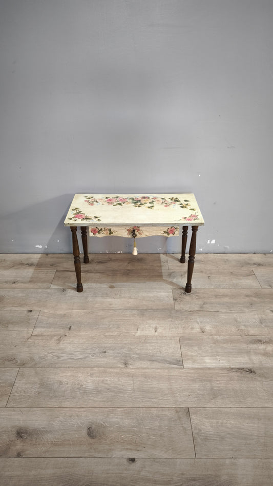 90593 Tavolino da salotto con decorazione decoupage