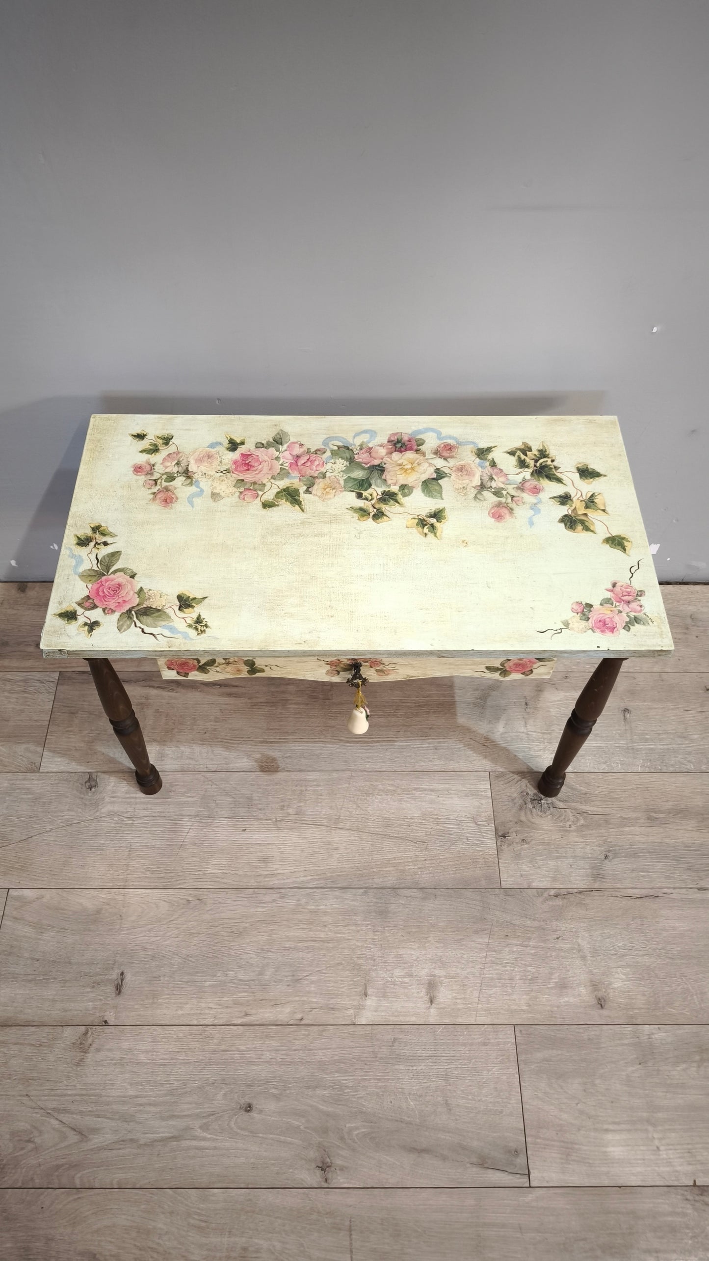 90593 Tavolino da salotto con decorazione decoupage