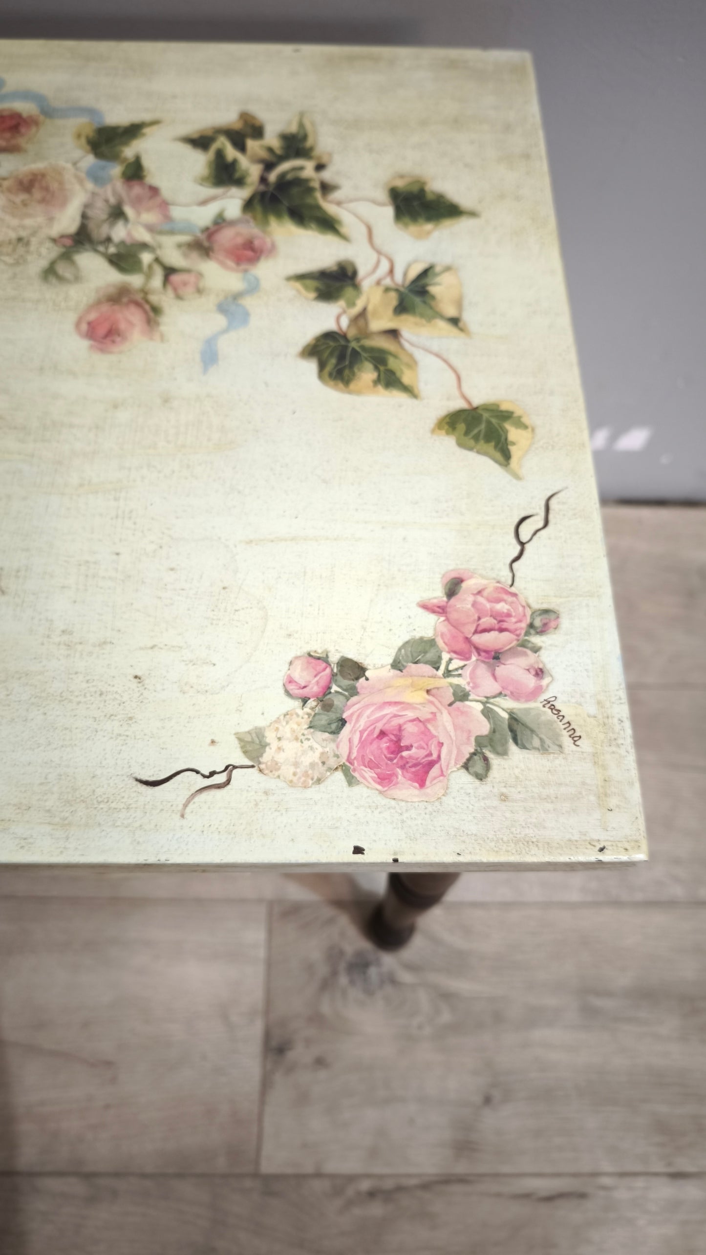 90593 Tavolino da salotto con decorazione decoupage