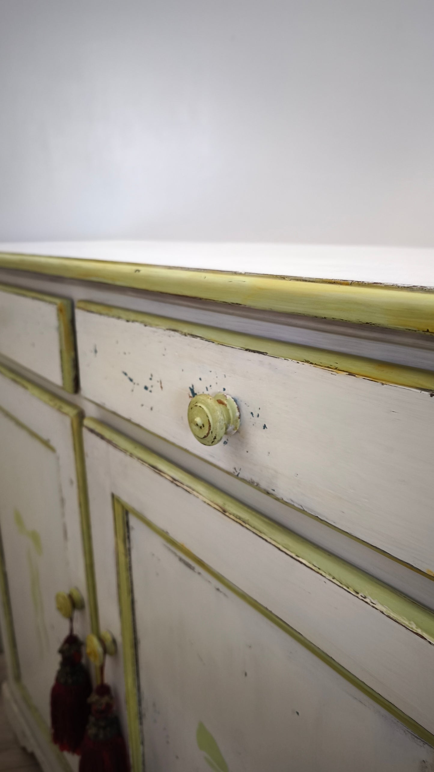 90607 Servante due sportelli in legno dipinto