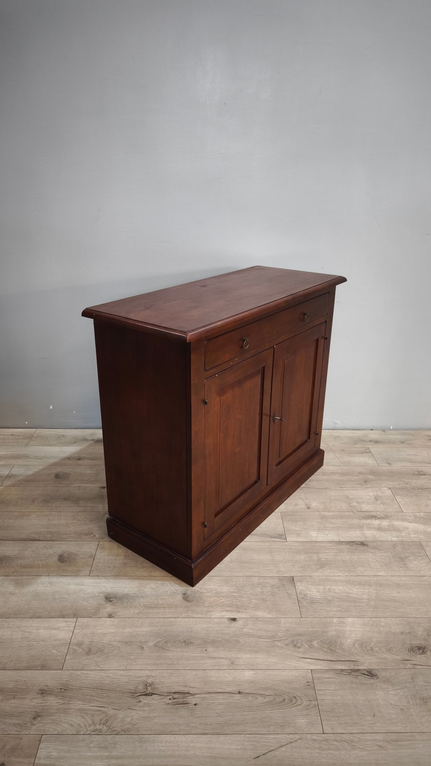 90600 Servante in legno massello due sportelli