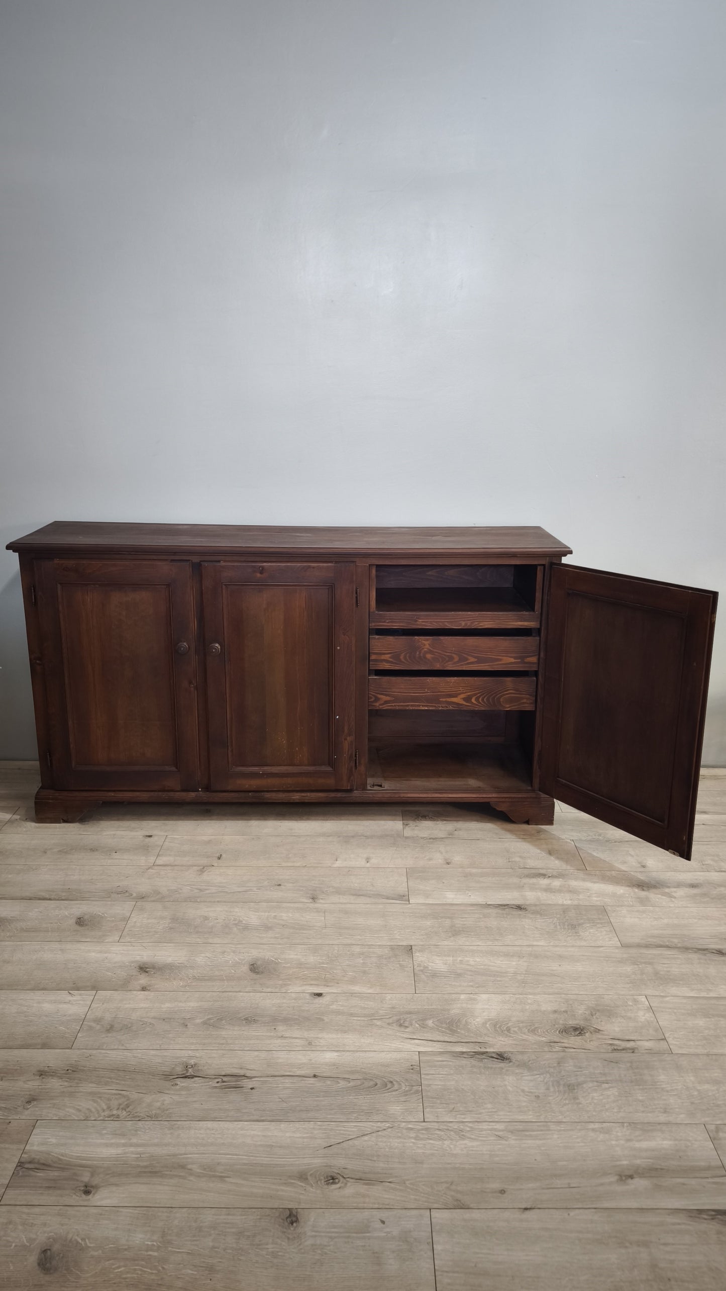 90601 Servante tre sportelli in legno massello