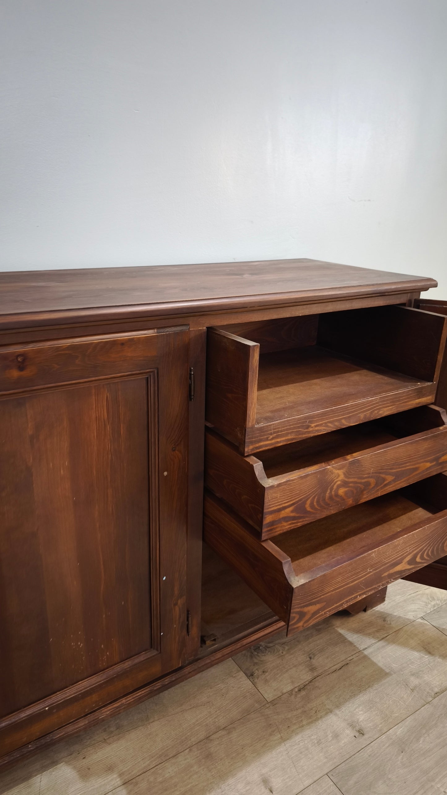 90601 Servante tre sportelli in legno massello