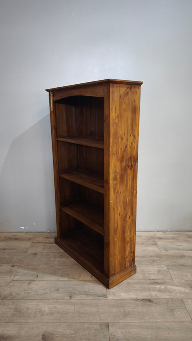 90604 Libreria bassa in legno composta da quattro ripiani