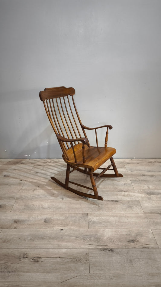 90596 Sedia a dondolo in legno