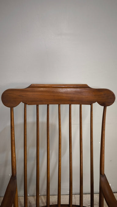 90596 Sedia a dondolo in legno