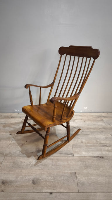 90596 Sedia a dondolo in legno