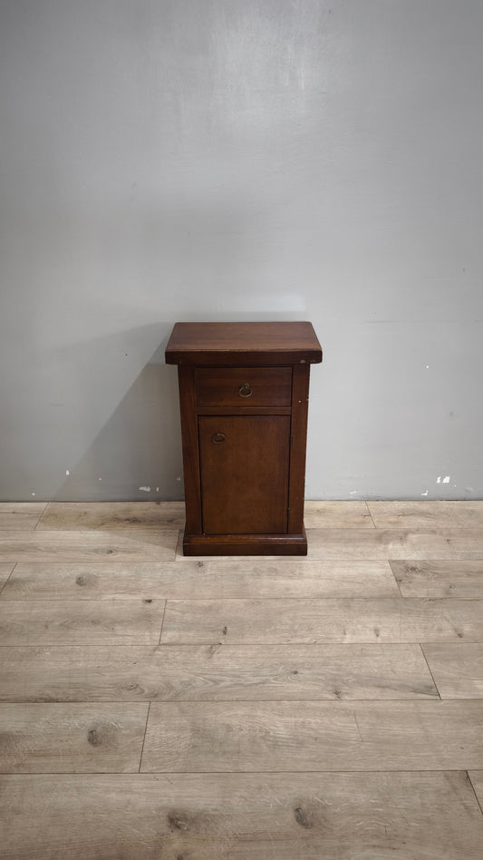 90623 Comodino in legno con cassetto e sportello