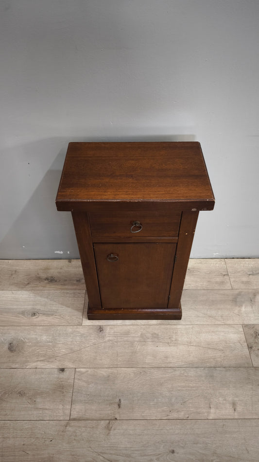 90623 Comodino in legno con cassetto e sportello
