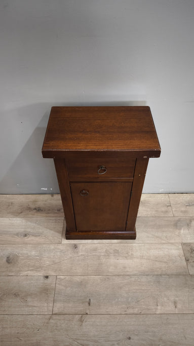 90623 Comodino in legno con cassetto e sportello