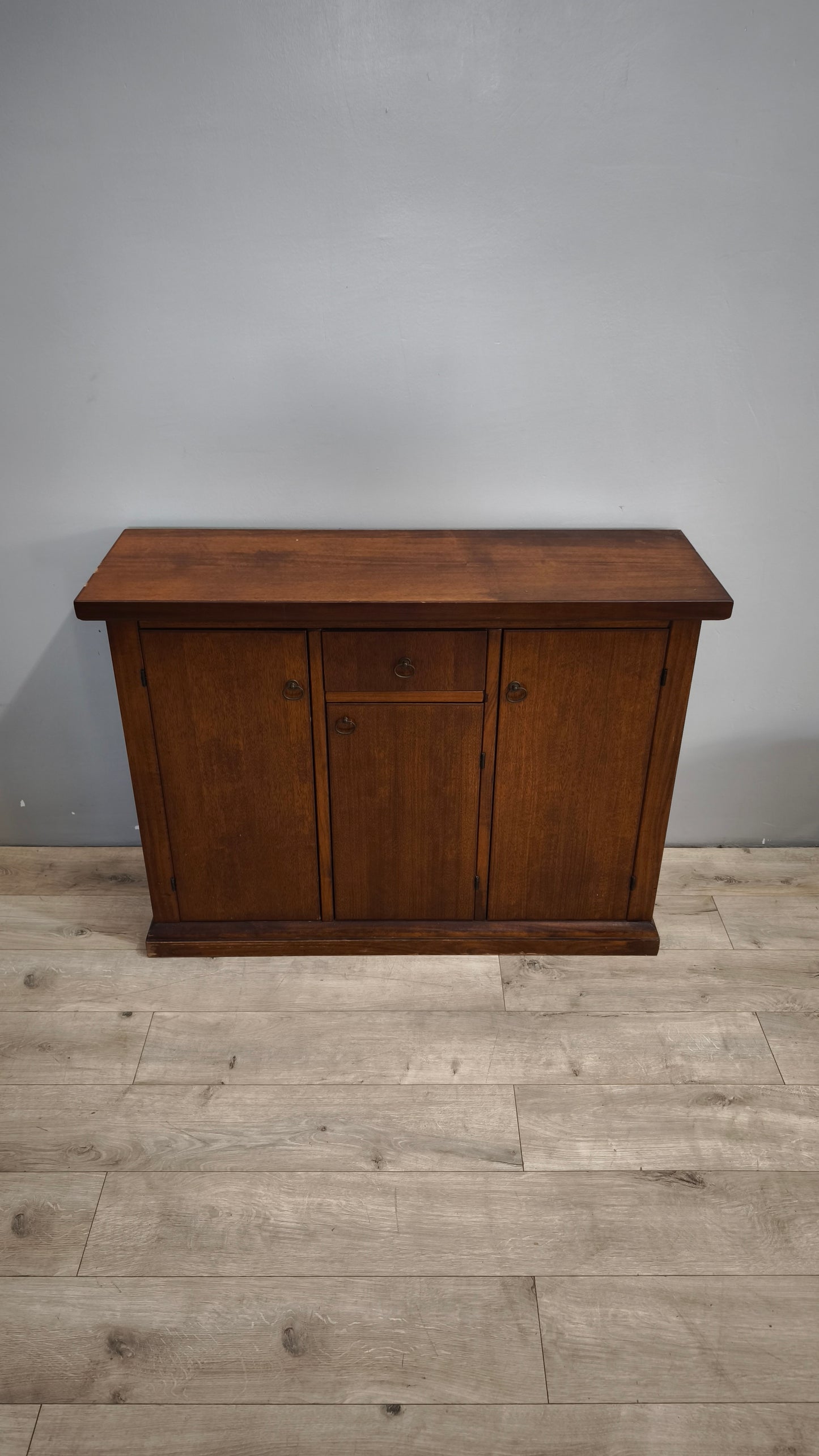 90598 Servante in legno tre sportelli